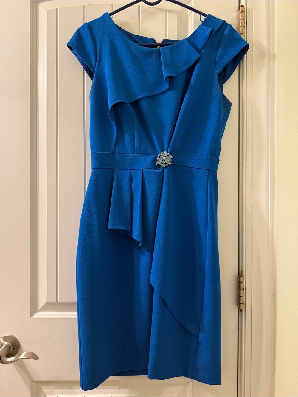 Sandra Darren Vibrant Blue Midi Dress with Decorative Brooch